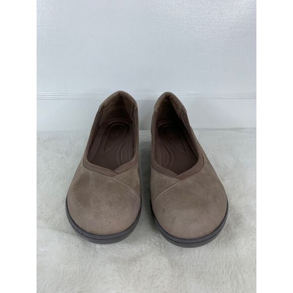 G.H. Bass & Co. Womens Taupe Suede Flats Size 10 - Picture 2 of 10
